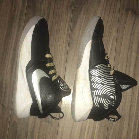 Nike Shoes - Picture 1 of 5